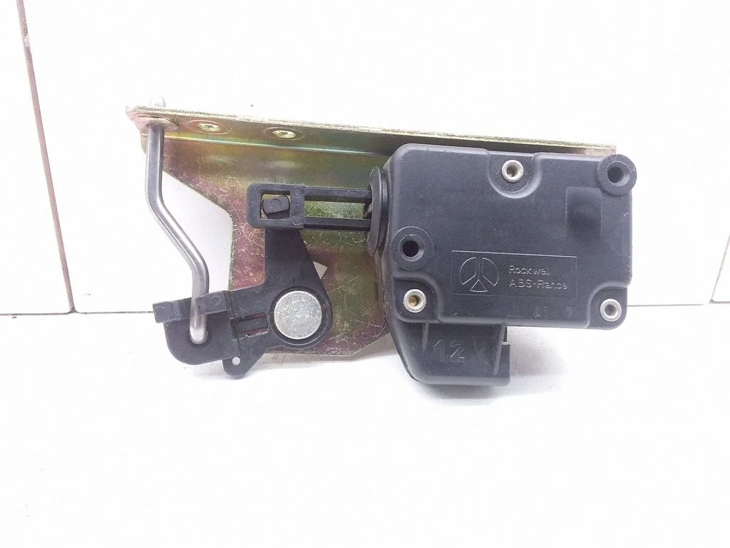 Fuel tank cap lock motor