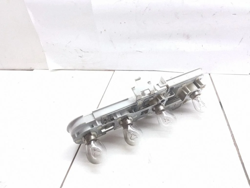 Pokrywa oprawki lampy tylnej – Audi A4 S4 B5 8D (1994-1999)