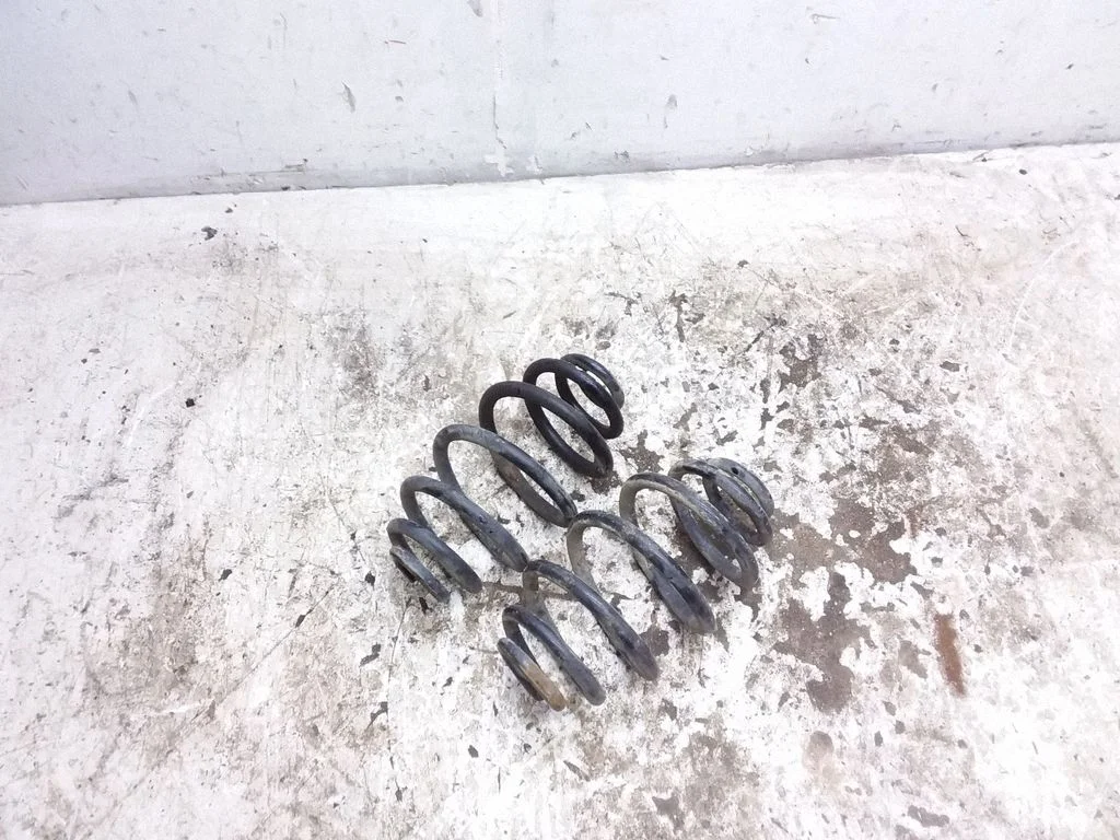 Vedrude ja amortisaatorite komplekt (eesmised ja tagumised) – Volkswagen Passat B5 (1997-2000)