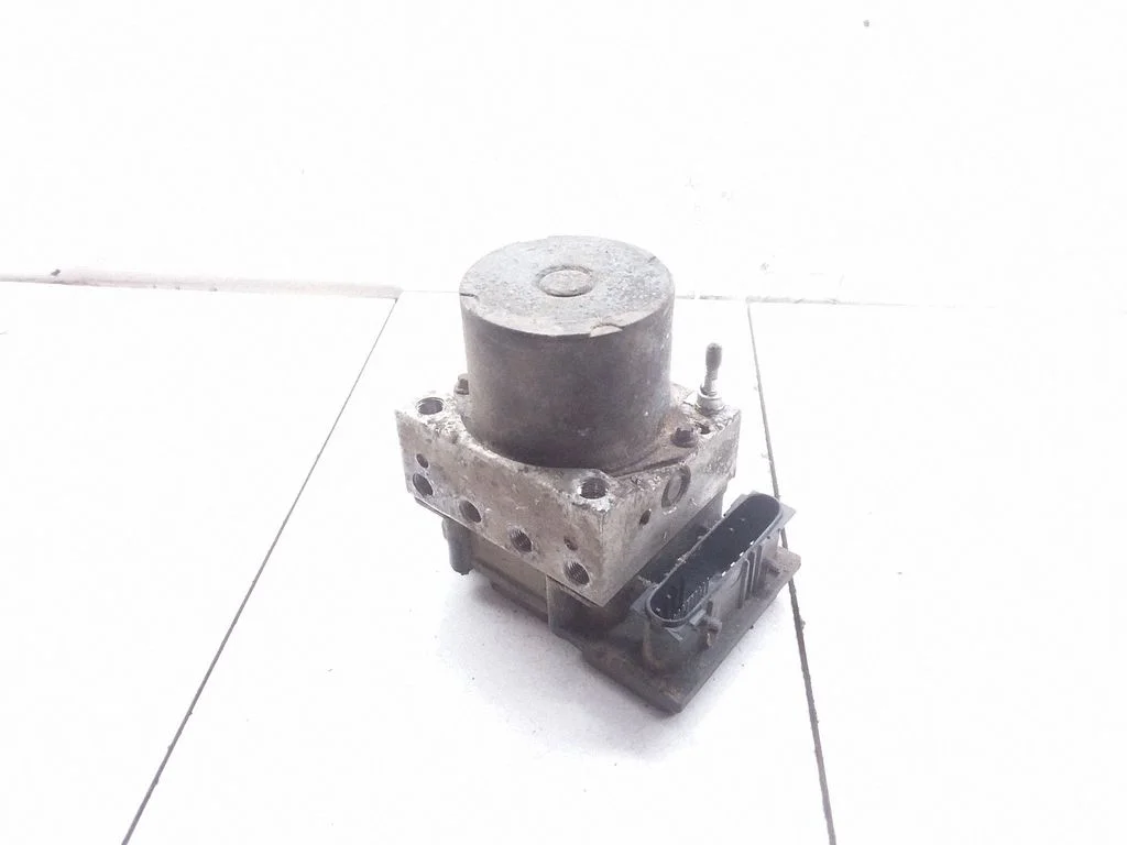 Pompa ABS – Subaru Legacy (2004-2006)