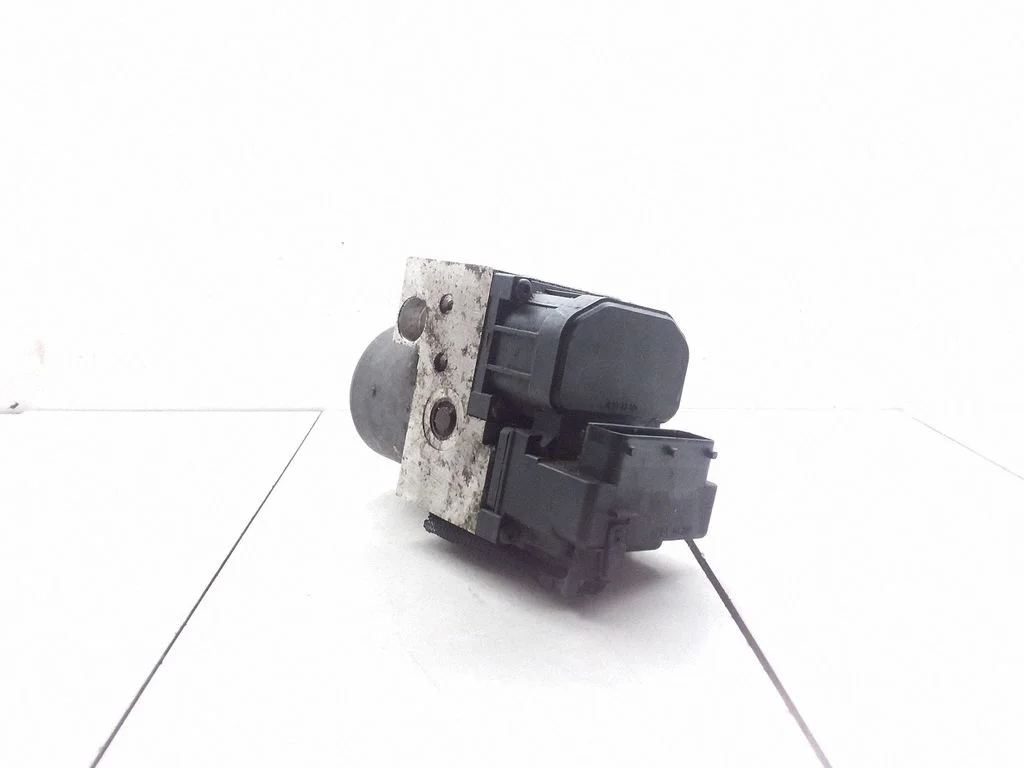 ABS block – Nissan Almera N16 (2000-2010)