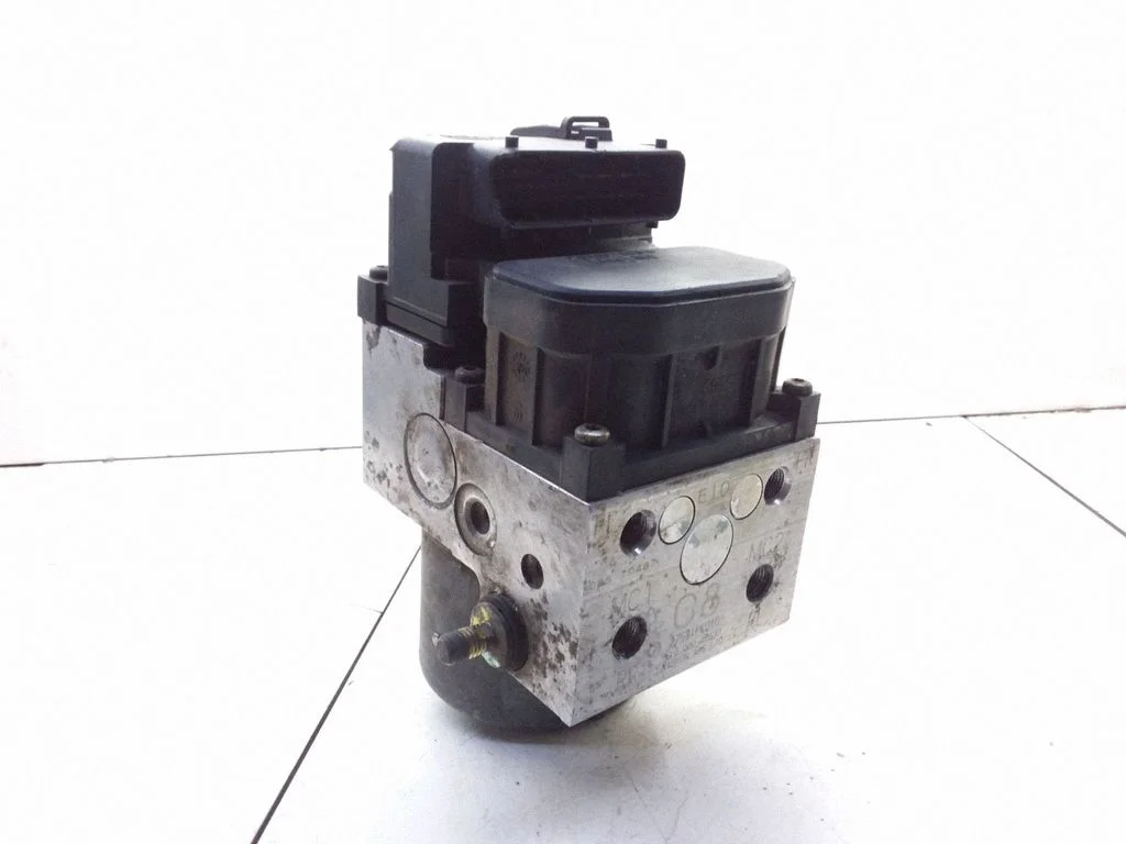 ABS block – Subaru Forester SF (1998-2000)