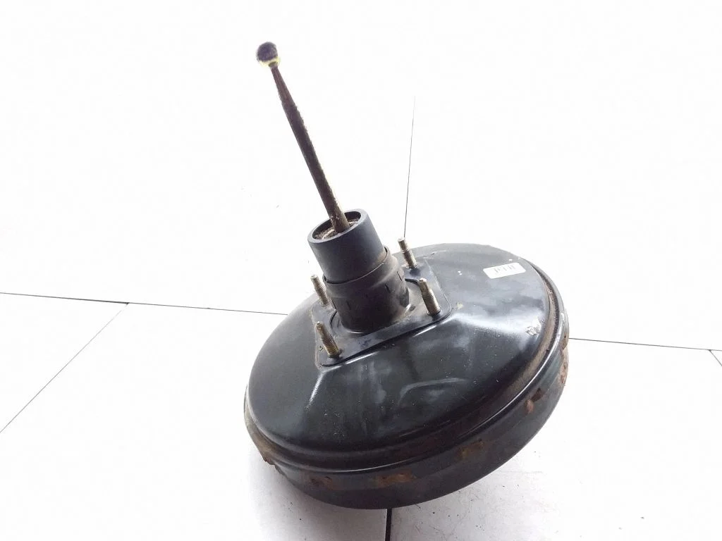 Brake booster – Volkswagen Vento (1992-1998)