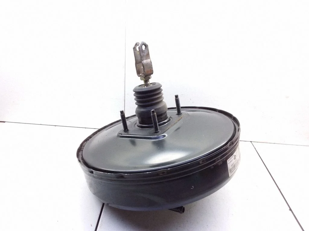 Brake booster 46007AV621