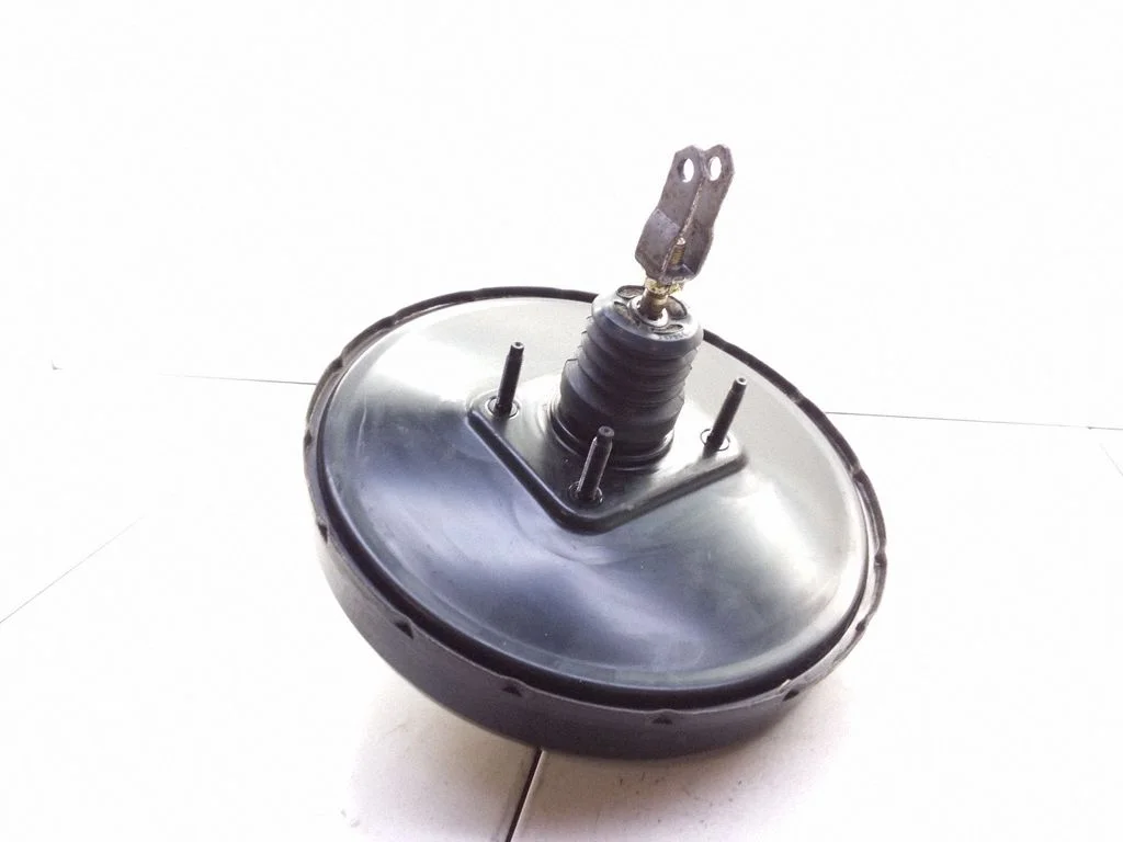 Brake booster 46007BU305