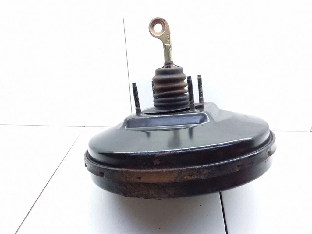 Brake booster – Chrysler Grand Voyager III (1995-2000)