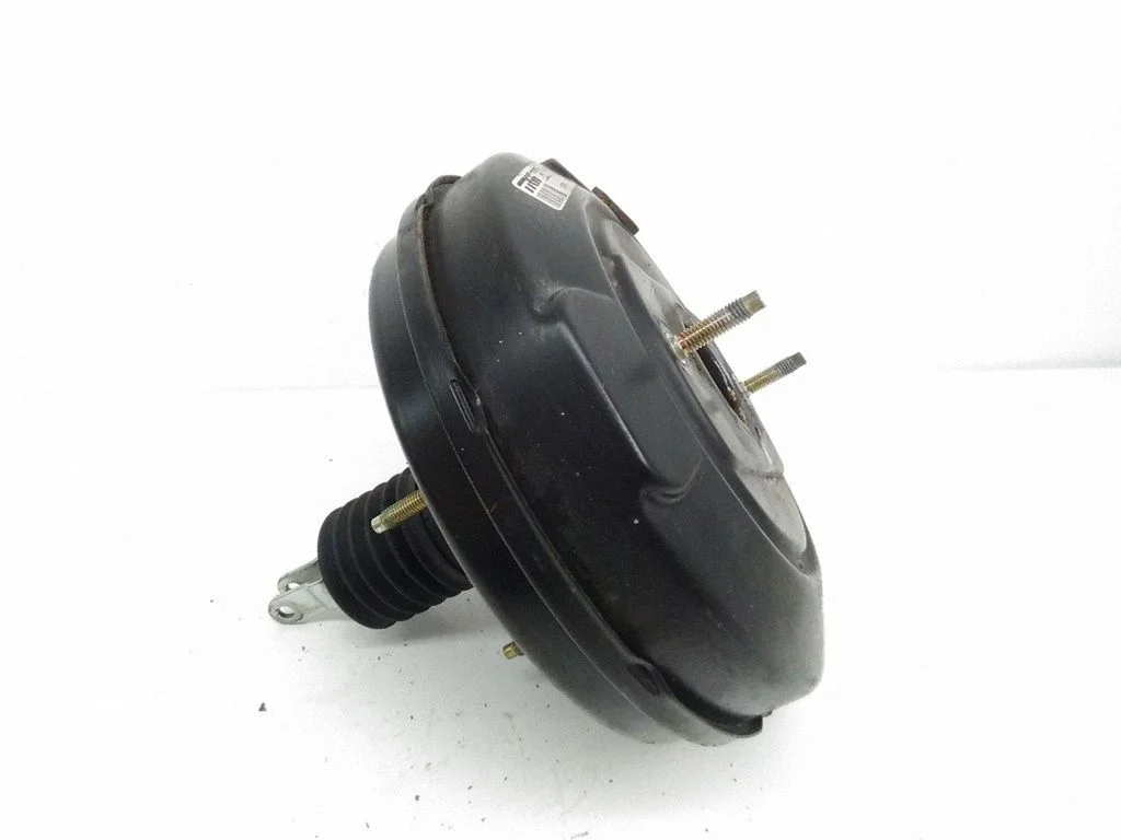 Brake booster – Toyota Matrix (E130) (2001-2008)