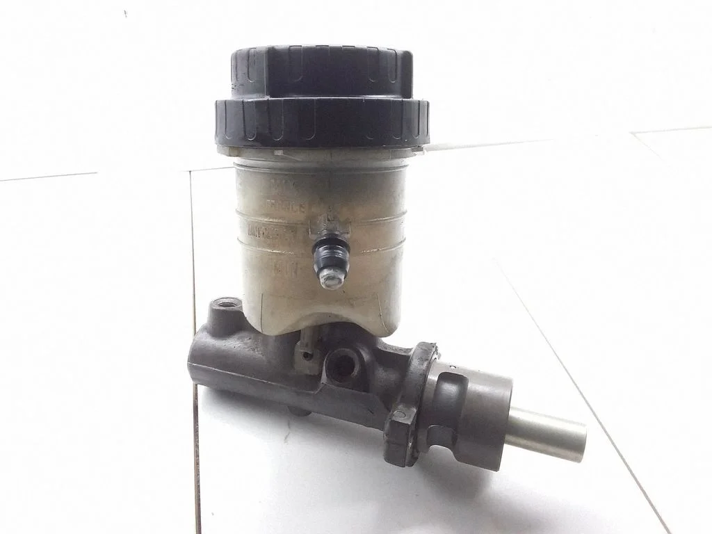 Master brake cylinder – Volvo S40, V40 (1995-2004)