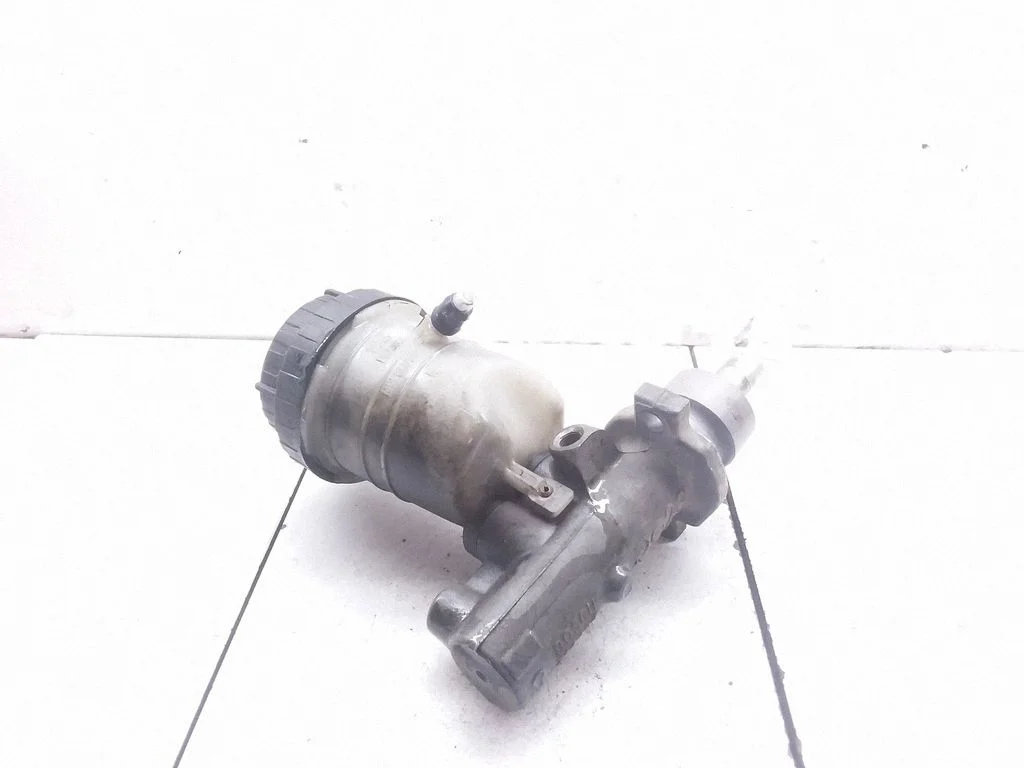 Master brake cylinder – Volvo S40, V40 (1995-2004)