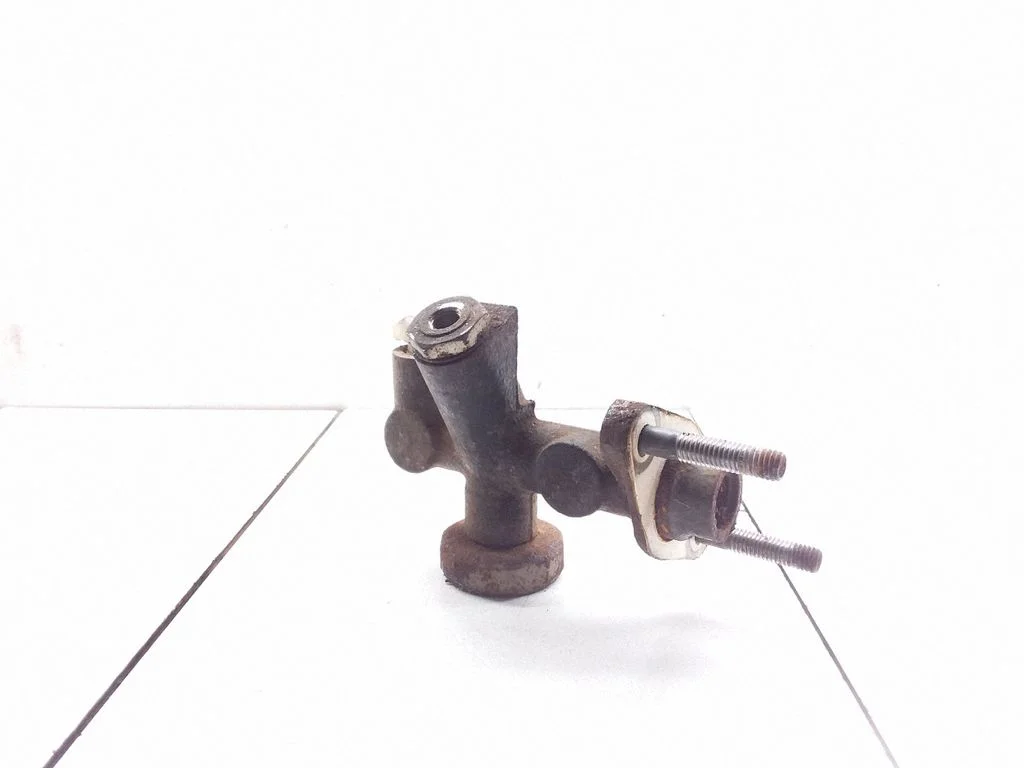 Master brake cylinder