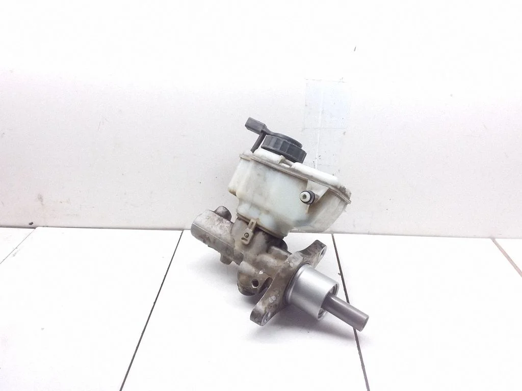 Master brake cylinder – Skoda Octavia Mk2 (1Z) (2004-2013)