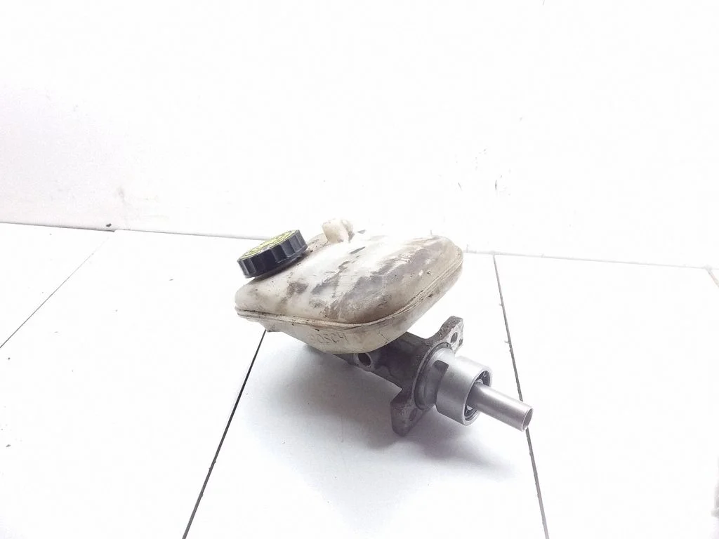Master brake cylinder 21028799