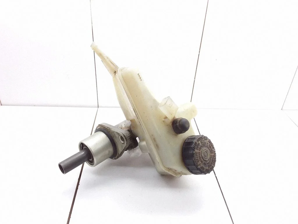 Master brake cylinder – Volkswagen Passat B4 (1994-1996)