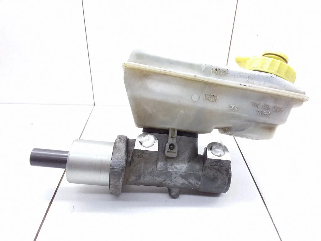 Master brake cylinder – Ford Galaxy (1995-2000)