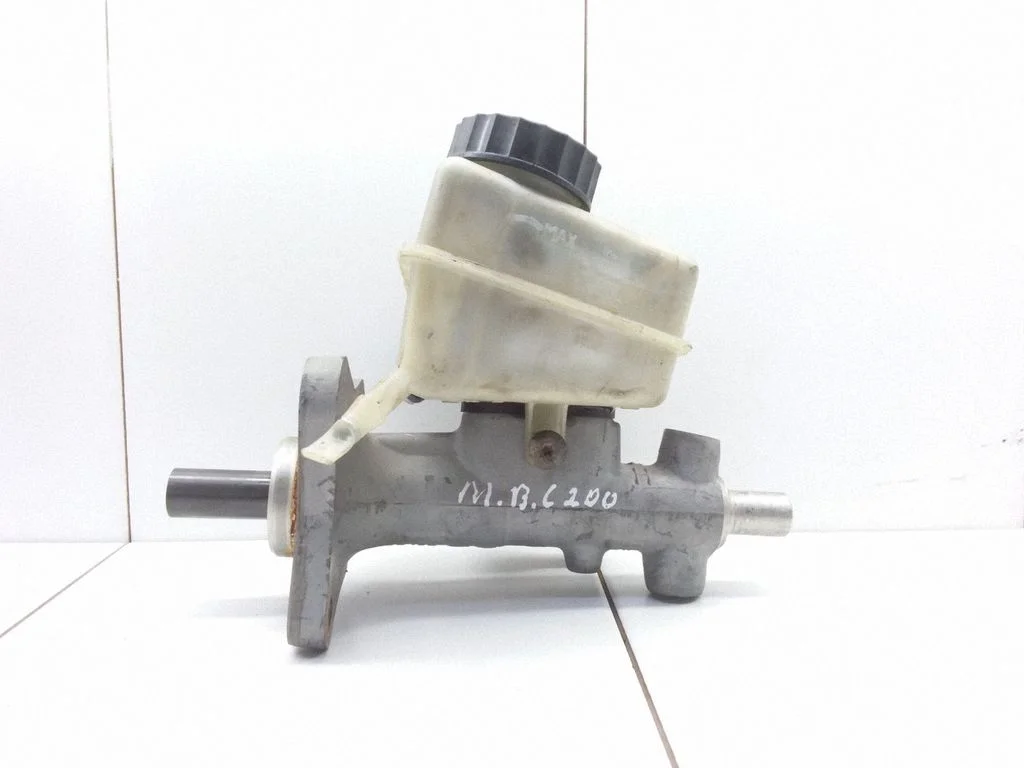 Master brake cylinder – Mercedes-Benz C-Class W203 (2000-2007)
