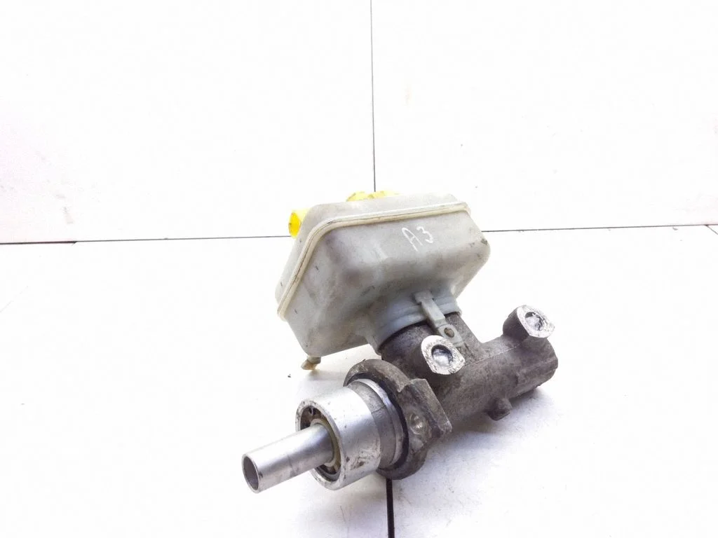 Master brake cylinder – Audi A3 S3 8L (1996-2003)