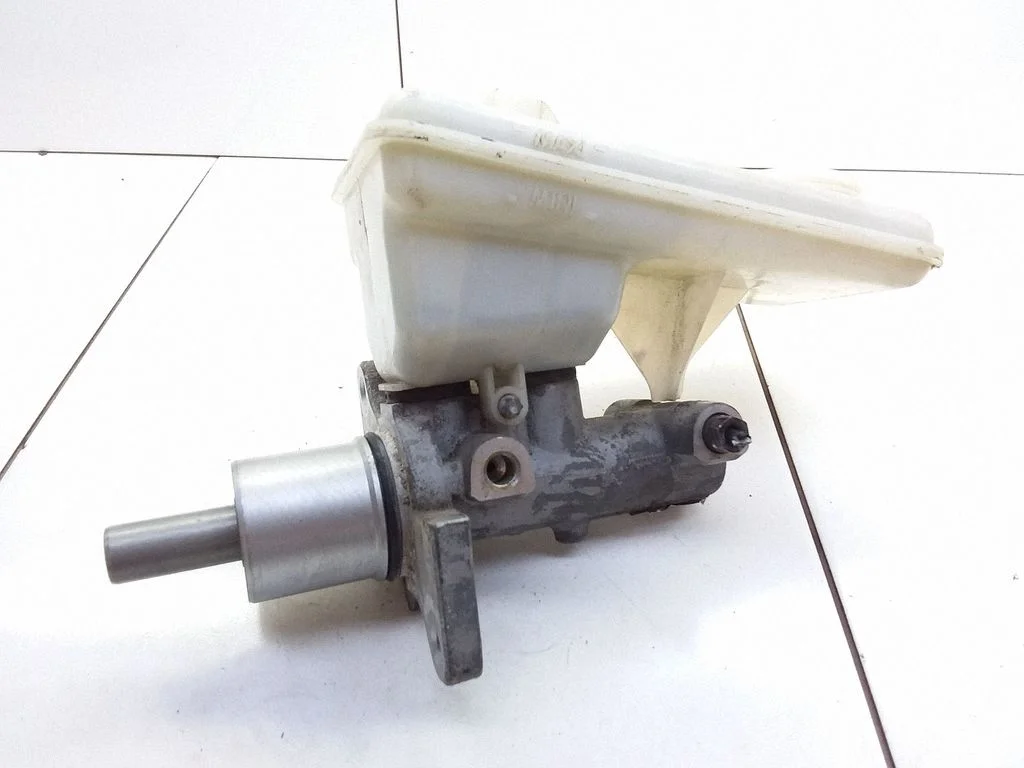 Master brake cylinder – Renault Trafic II (X83) (2001-2014)