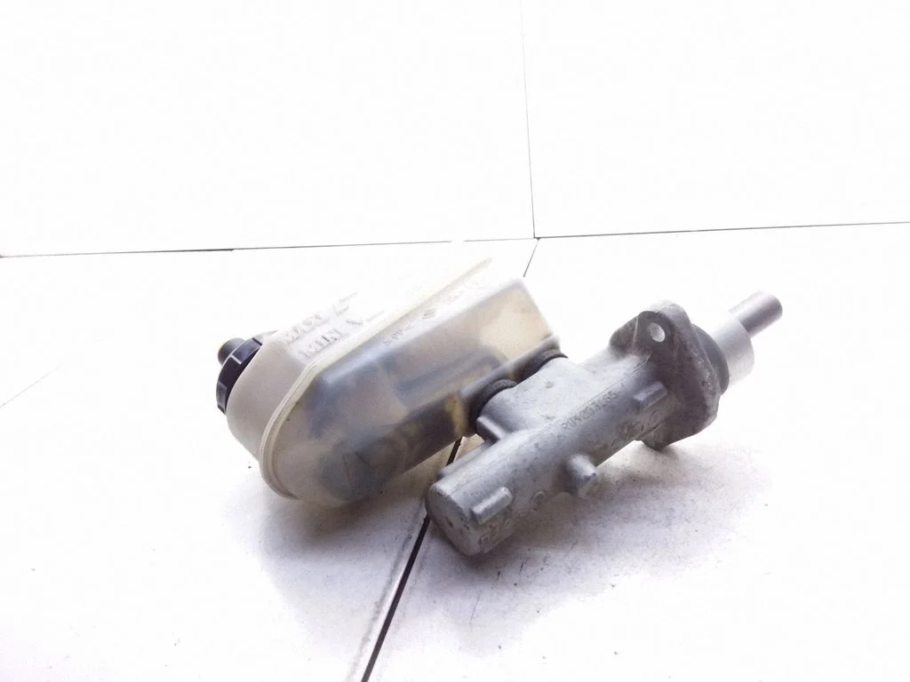 Master brake cylinder – Renault Megane I (1995-2002)