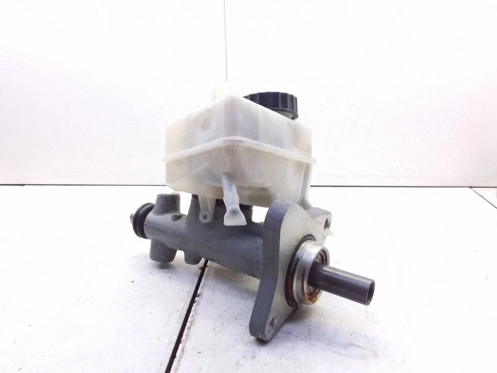 Master brake cylinder – Mercedes-Benz C-Class W203 (2000-2007)