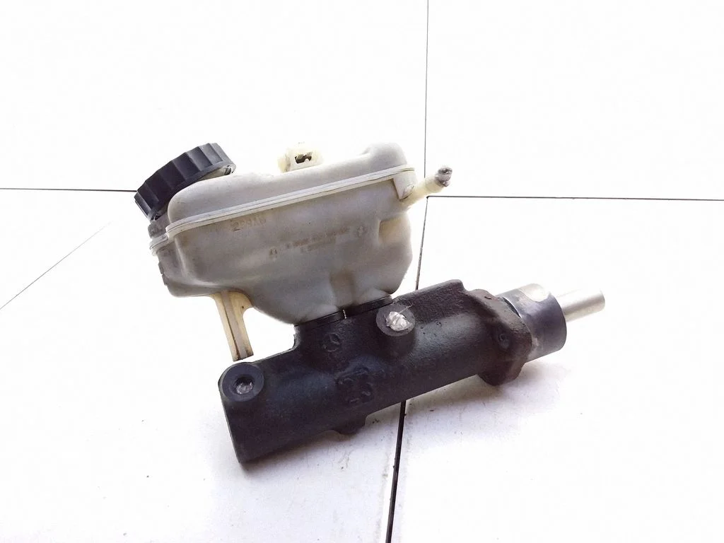 Master brake cylinder – Mercedes-Benz Vito Viano W638 (1996-2003)