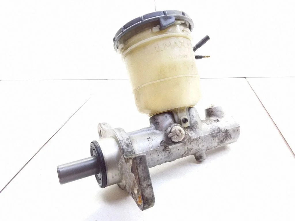 Master brake cylinder