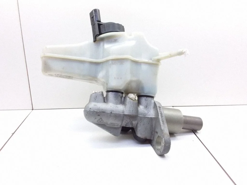 Master brake cylinder – Volkswagen Passat B6 (2005-2010)