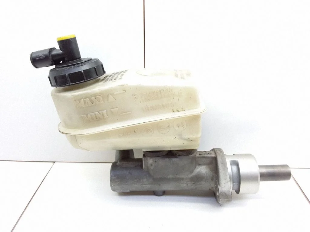 Master brake cylinder – Renault Scenic I (1996-2003)