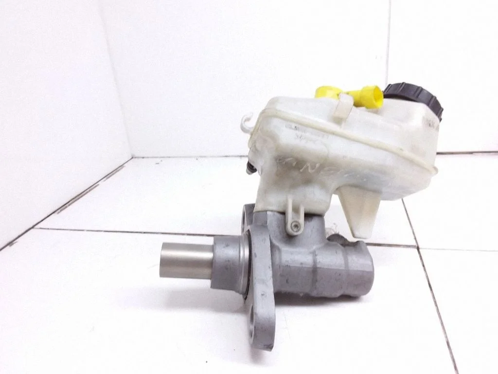 Master brake cylinder – Opel Insignia A (2008-2017)