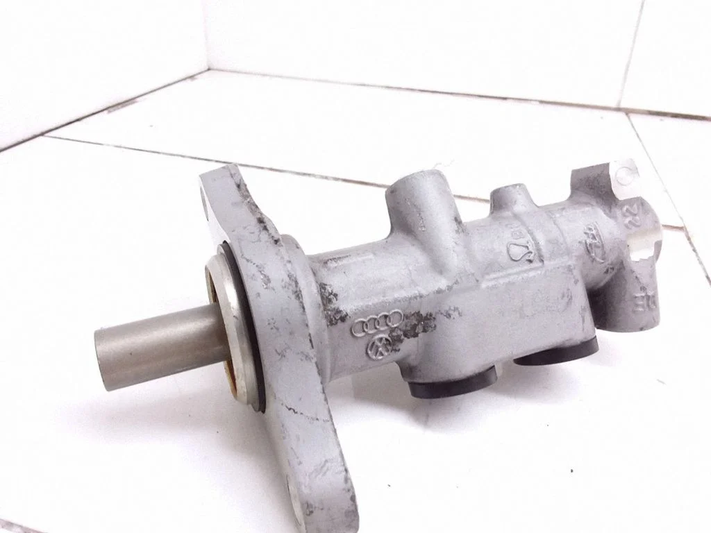Master brake cylinder 325G2