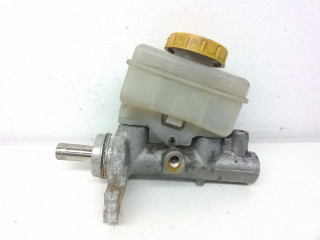 Master brake cylinder – Subaru Legacy (1999-2003)