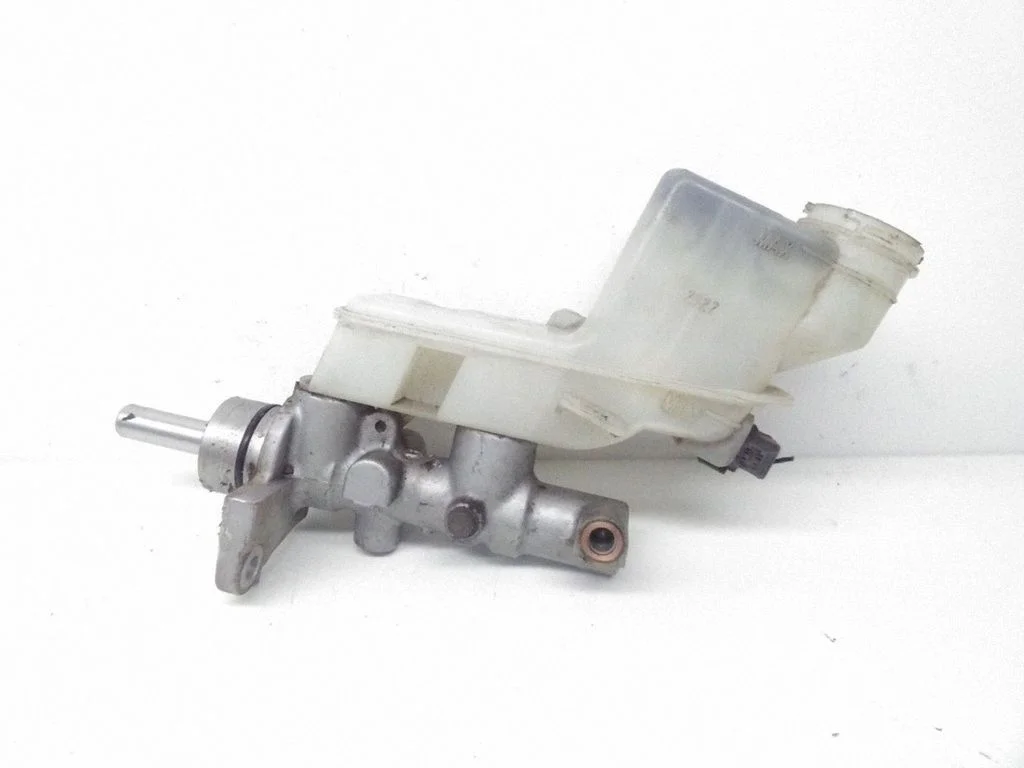 Master brake cylinder