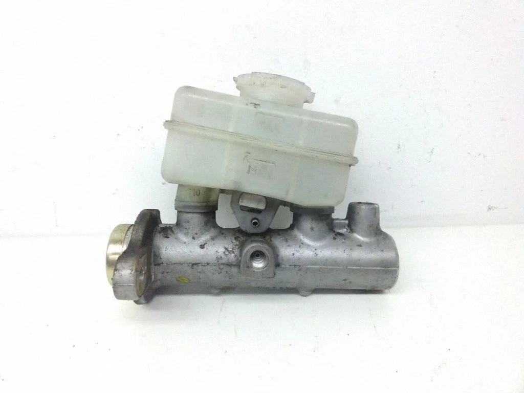 Master brake cylinder – Subaru Legacy (1999-2003)