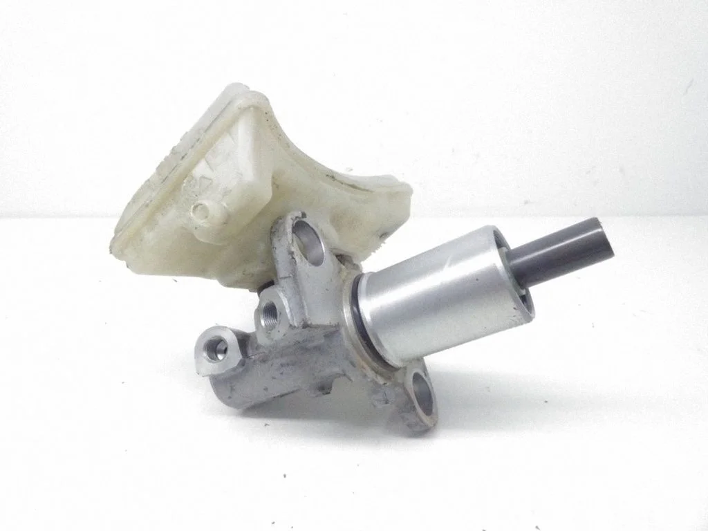 Master brake cylinder 2499