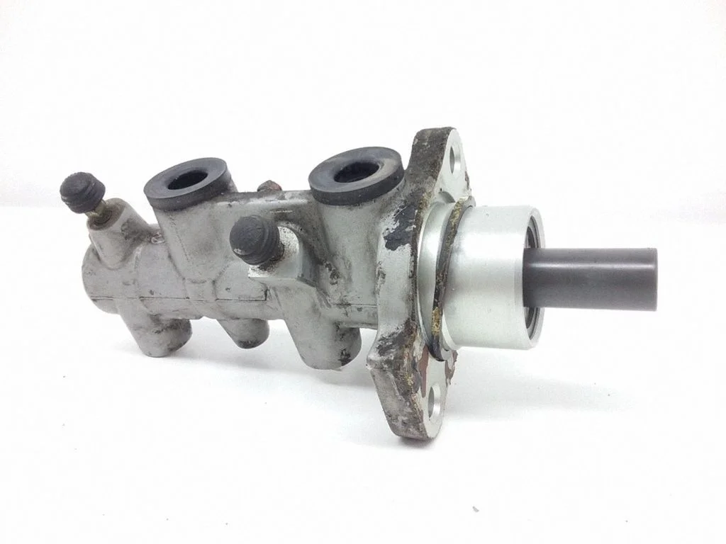 Master brake cylinder W0023