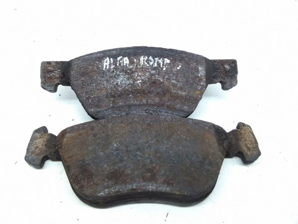 Brake pads (front)