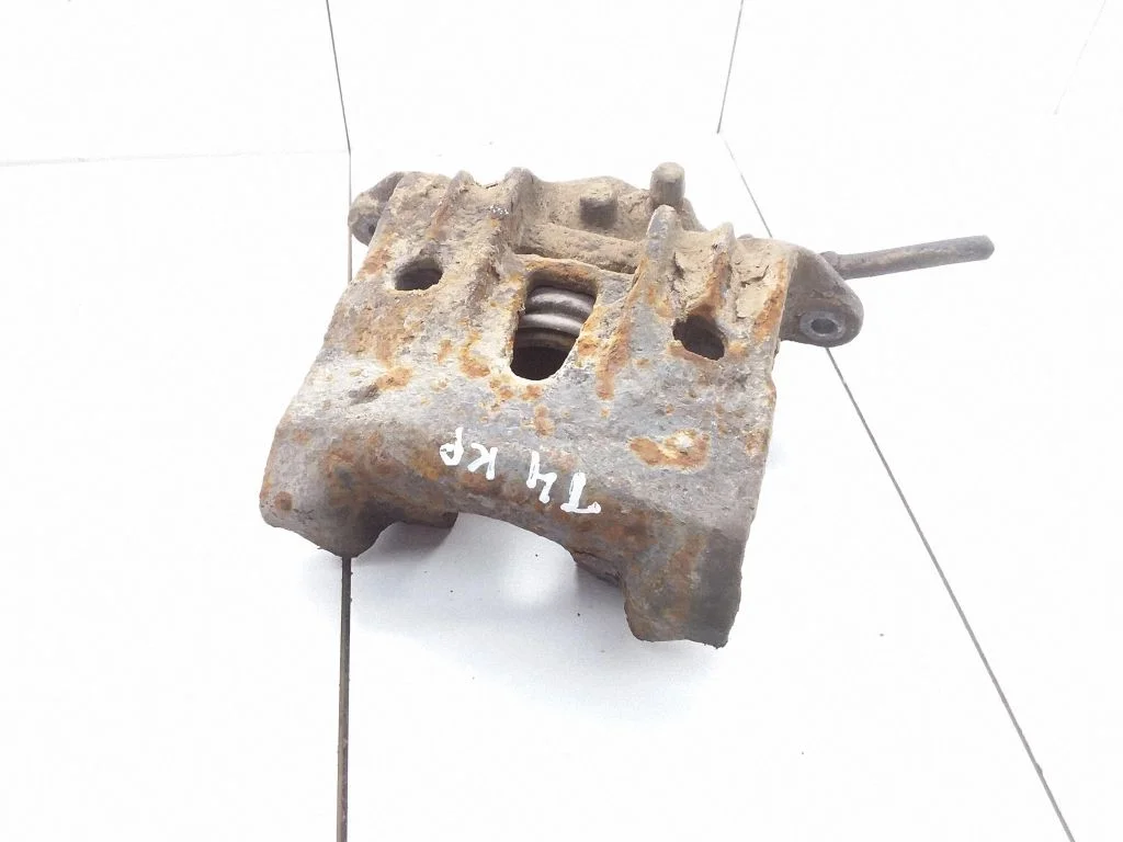 Front brake caliper – Volkswagen Transporter - Caravelle T4 (1991-2003)