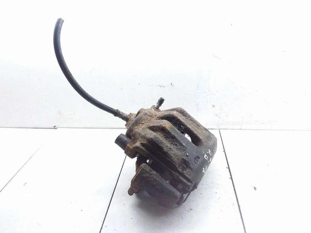 Front brake caliper – right