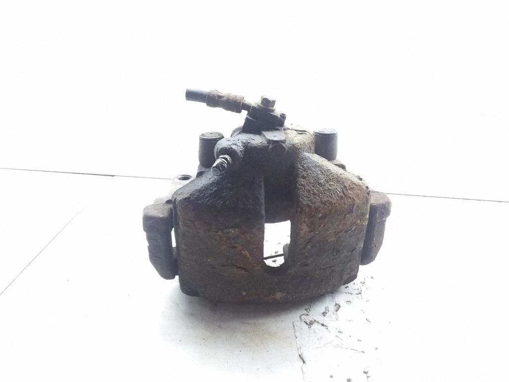 Front brake caliper – right