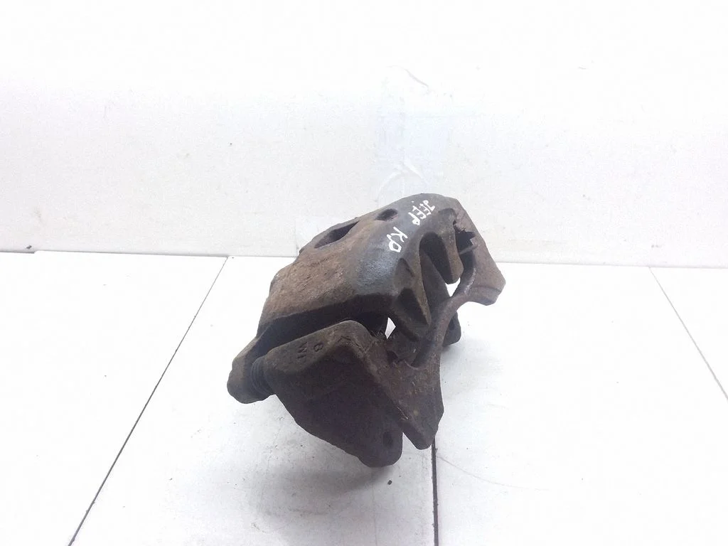 Front brake caliper – left