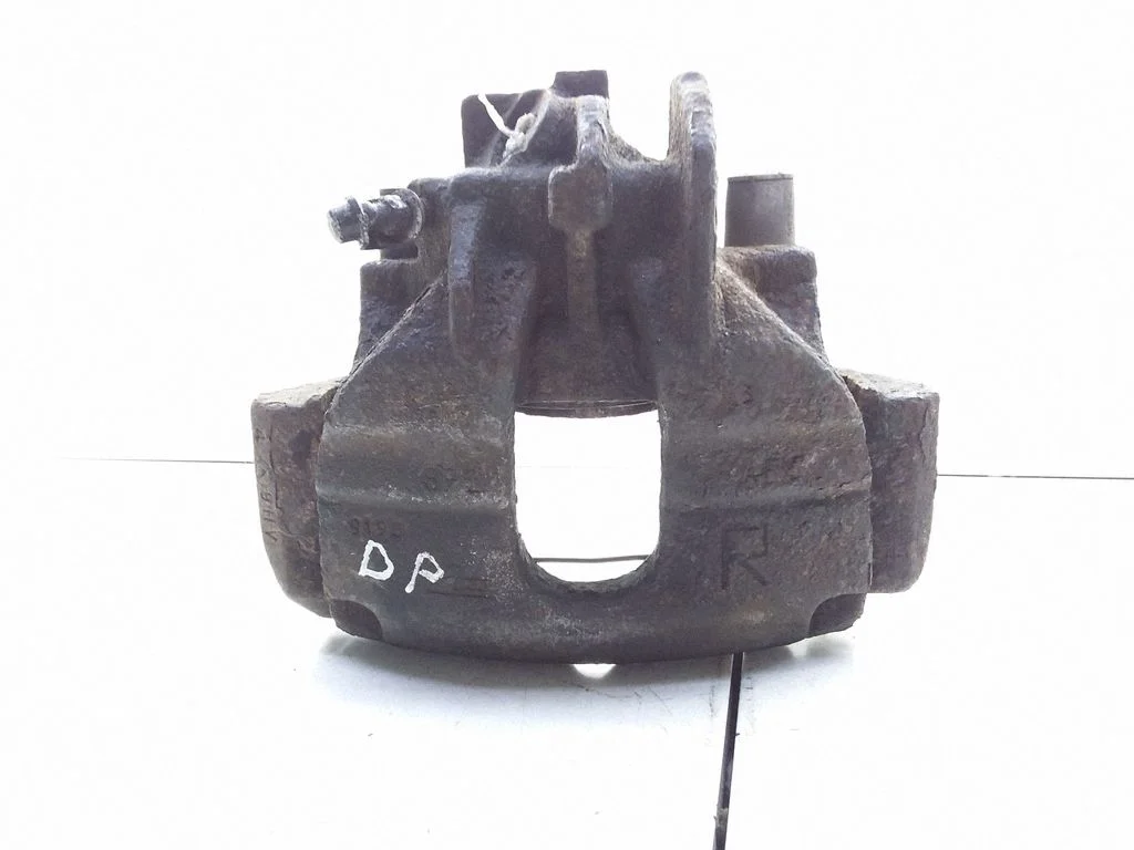 Front brake caliper – front right