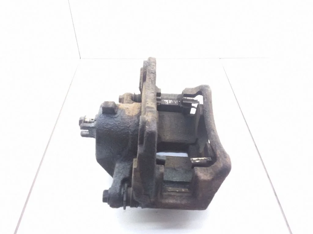 Front brake caliper – right