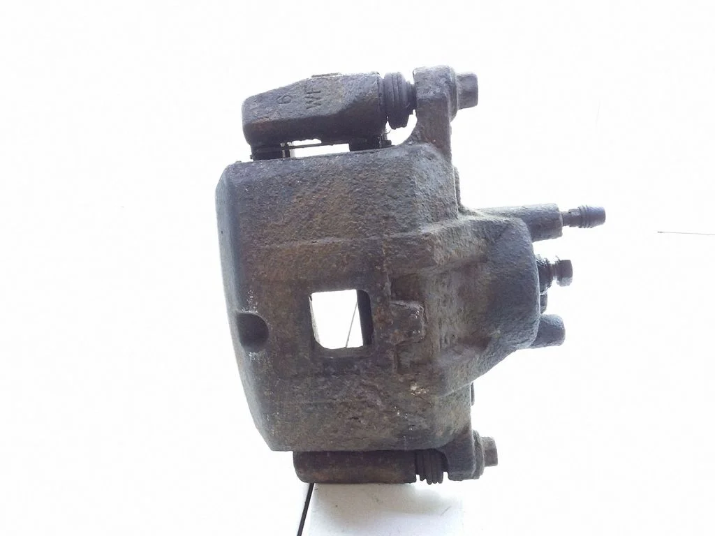 Front brake caliper – front right
