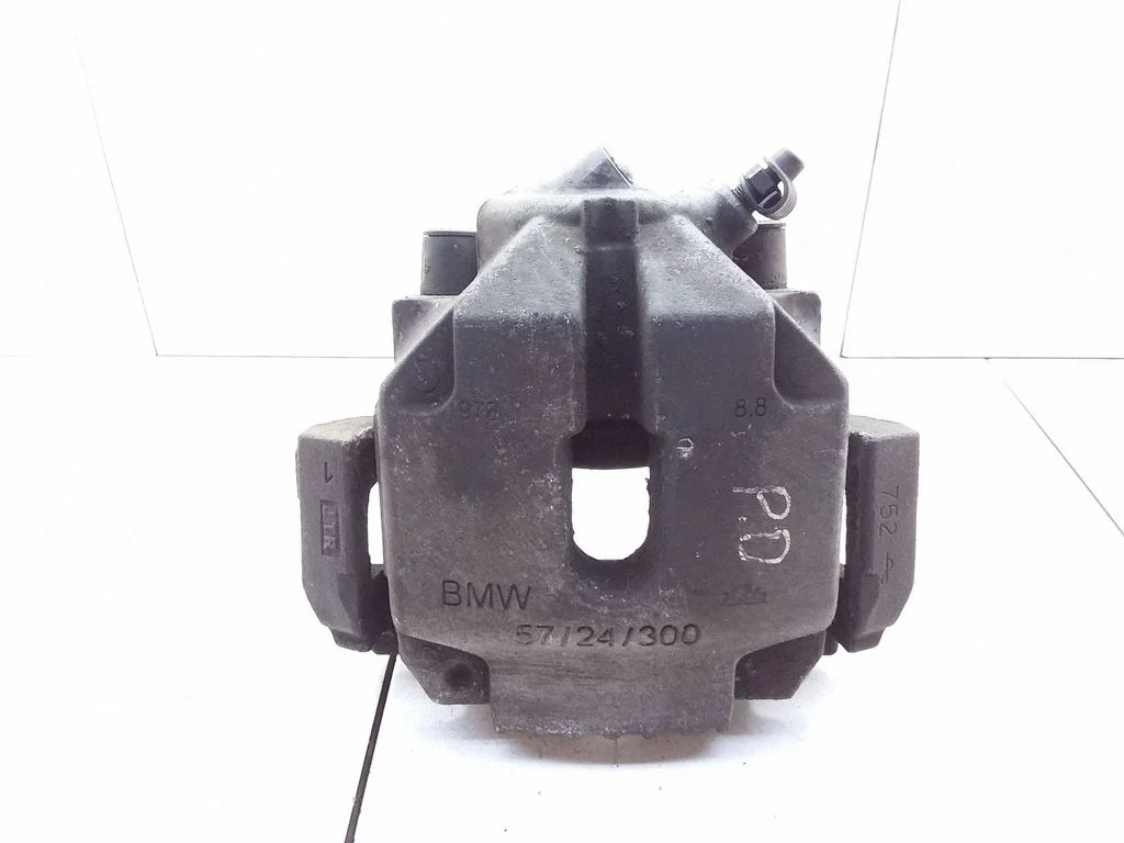 Front brake caliper – front right