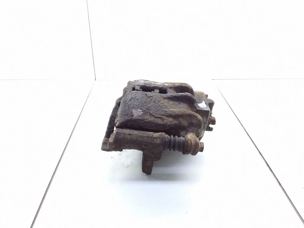 Front brake caliper – left