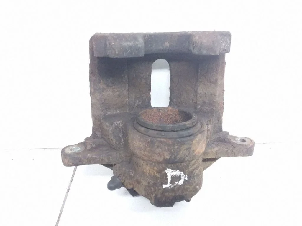 Front brake caliper – right