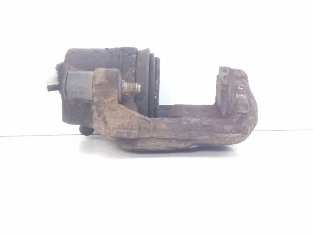 Front brake caliper – front right