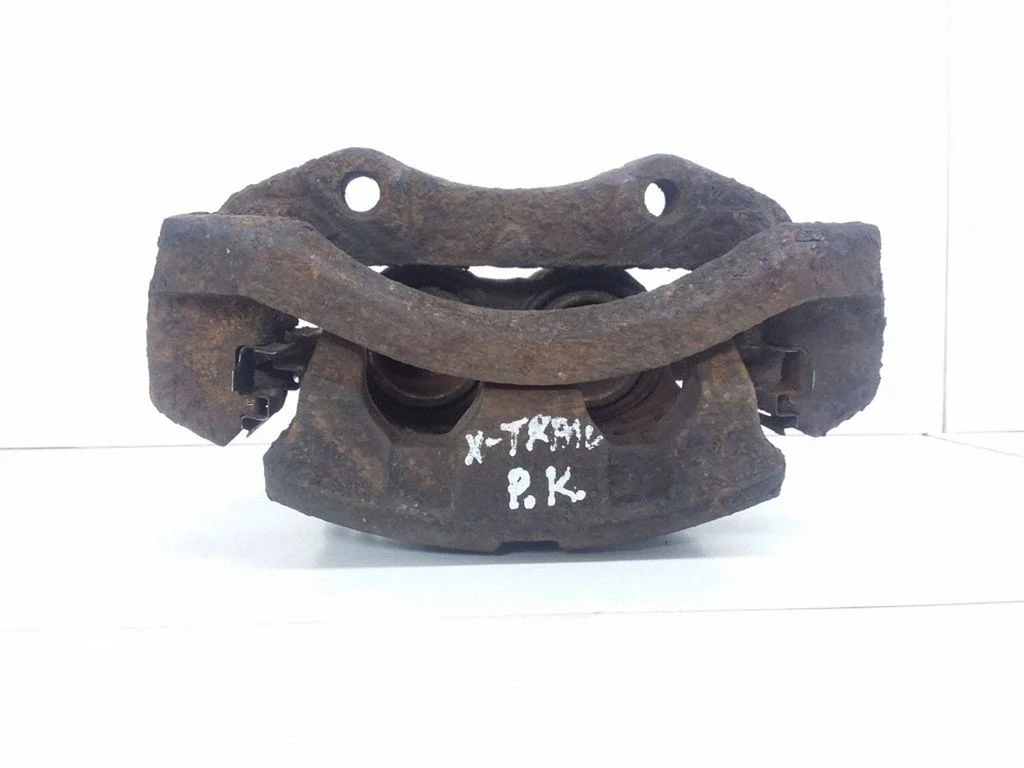 Front brake caliper – front left