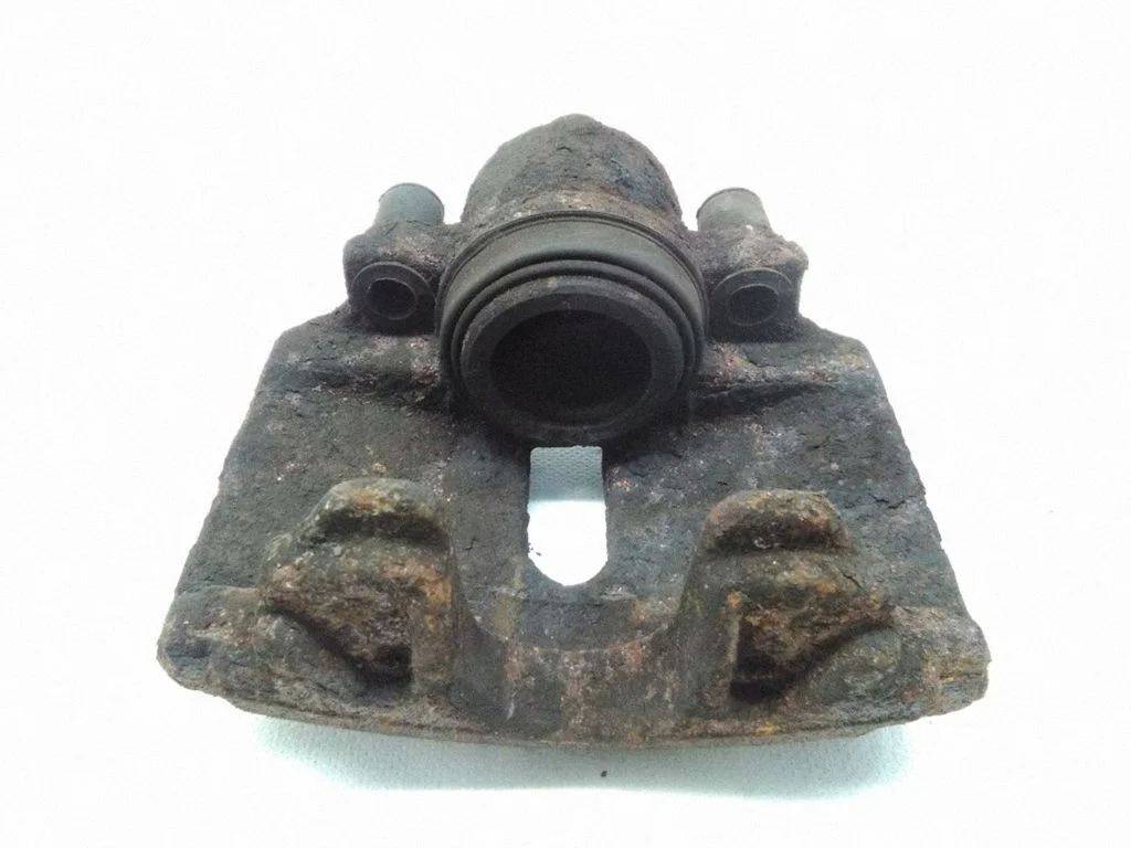 Front brake caliper – right