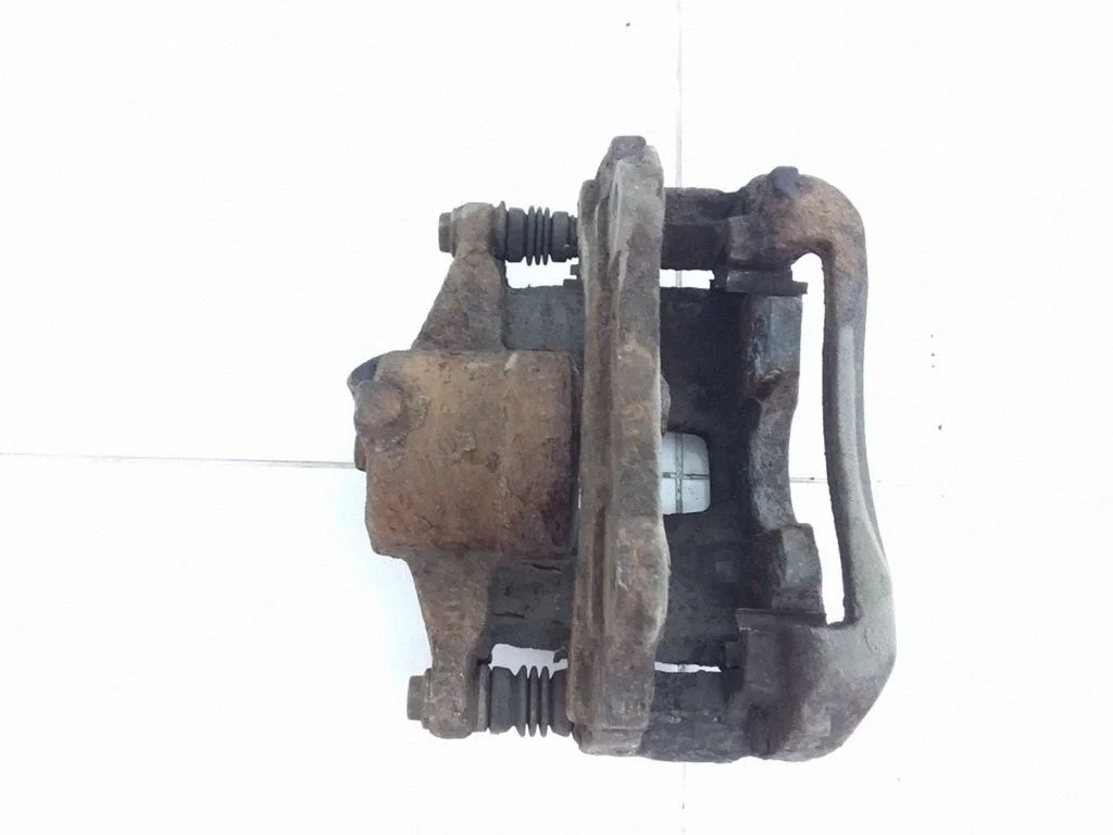 Front brake caliper – right