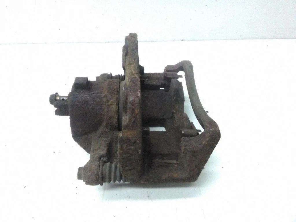 Front brake caliper – right